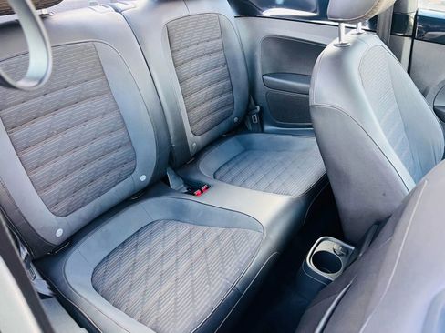 Used 2013 Volkswagen Beetle Turbo image 19
