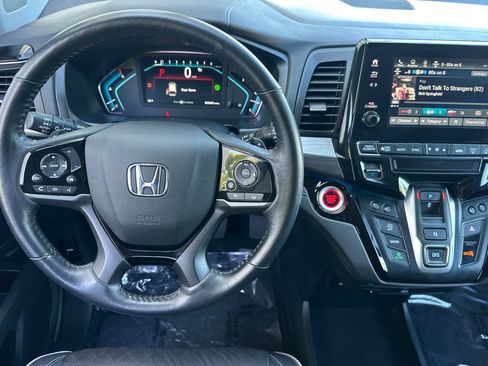 Used 2024 Honda Odyssey Elite image 32