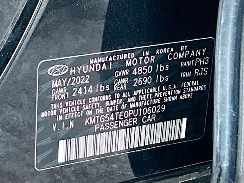 Used 2023 Genesis G70 3.3T image 32