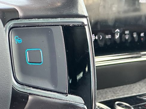 Used 2025 Ford Expedition Tremor AWD/4WD image 25