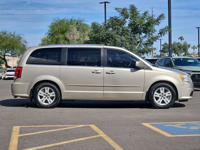 Used 2012 Dodge Grand Caravan Crew w/ Trailer Tow Group FWD image 9