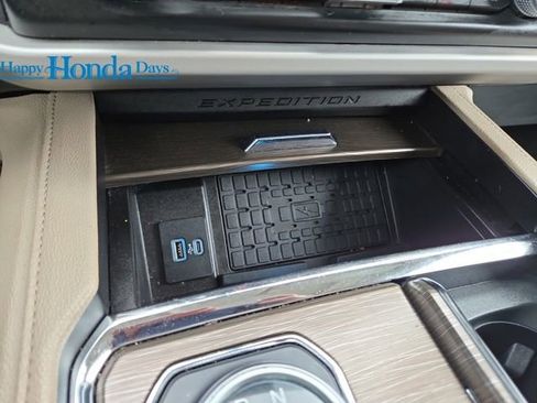 Used 2024 Ford Expedition Max Limited image 32