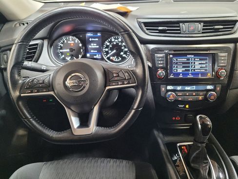 Used 2020 Nissan Rogue SV FWD image 22