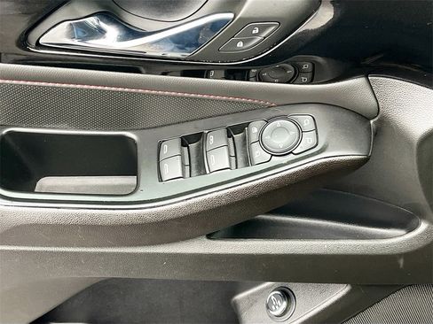 Used 2023 Chevrolet Traverse RS image 18