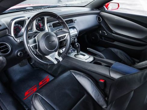Used 2010 Chevrolet Camaro SS w/ RS Package image 2