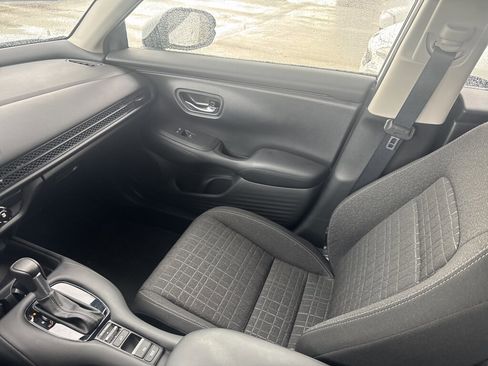 Certified 2025 Honda HR-V LX image 9
