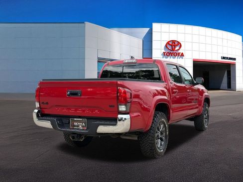 Used 2021 Toyota Tacoma SR5 AWD/4WD image 10
