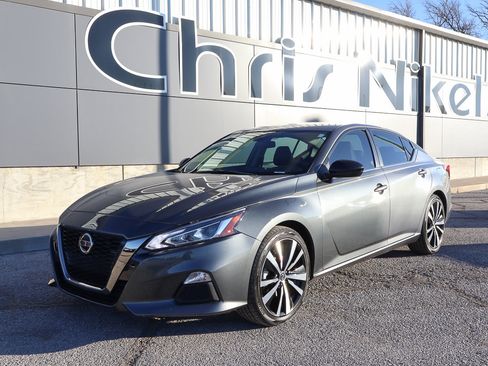 Used 2021 Nissan Altima 2.5 SR image 1