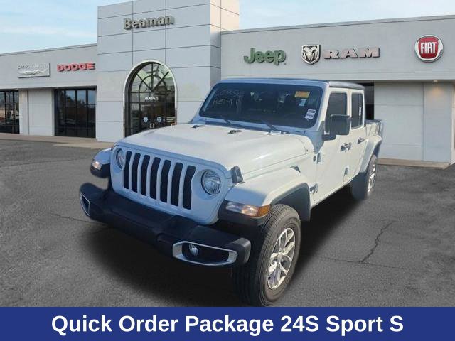 Used 2023 Jeep Gladiator Sport AWD/4WD image 2
