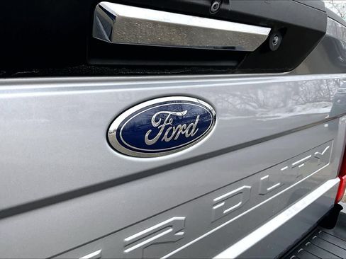 Used 2021 Ford F250 Lariat w/ Chrome Package image 28