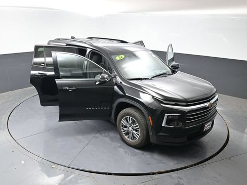 Used 2024 Chevrolet Traverse LT FWD image 36