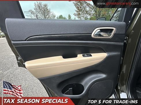 Used 2016 Jeep Grand Cherokee Laredo 75th Anniversary image 37