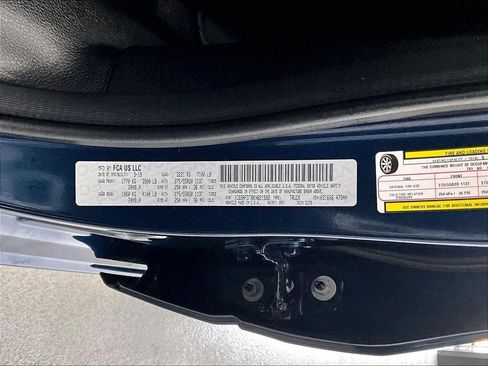 Used 2019 RAM 1500 Laramie AWD/4WD image 34