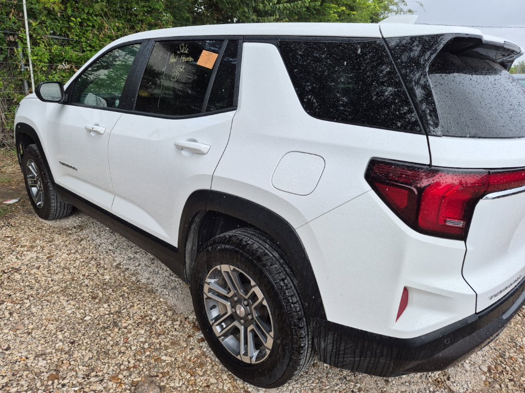 Used 2026 GMC Terrain Elevation FWD image 2