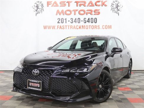 Used 2021 Toyota Avalon XSE image 1