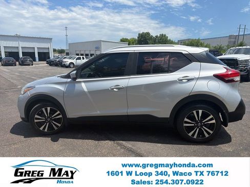 Used 2018 Nissan Kicks SV FWD image 6