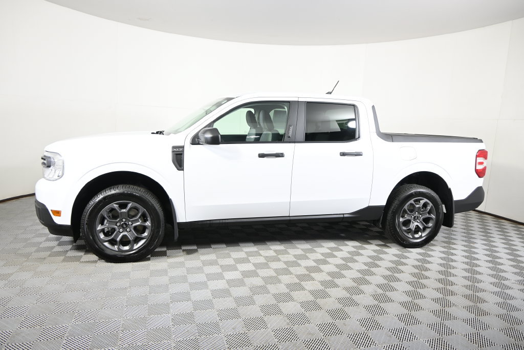 Used 2023 Ford Maverick XLT FWD image 2
