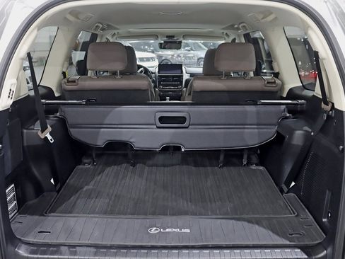 Used 2023 Lexus GX 460 Premium w/ Accessory Package image 38