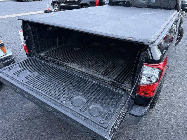 Used 2017 Nissan Titan SV AWD/4WD image 20