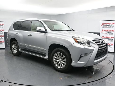 Used 2019 Lexus GX 460 Premium w/ Premium Package AWD/4WD image 2