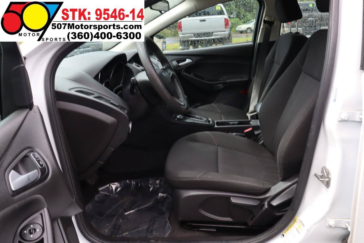 Used 2017 Ford Focus SE FWD image 9