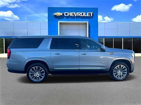 Used 2025 GMC Yukon XL Denali image 2