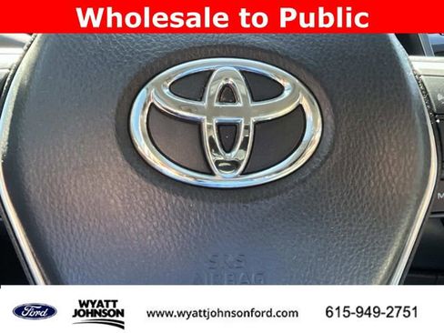 Used 2020 Toyota Camry SE image 31