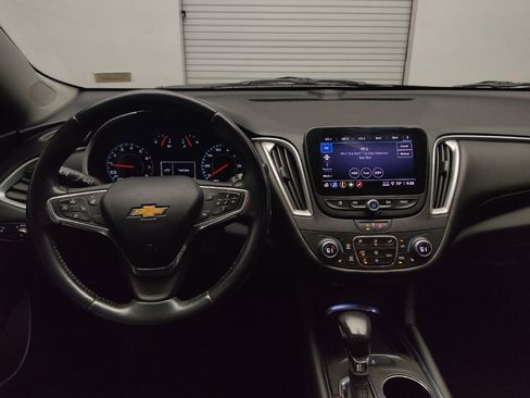 Used 2022 Chevrolet Malibu LT w/ Leather Package FWD image 22