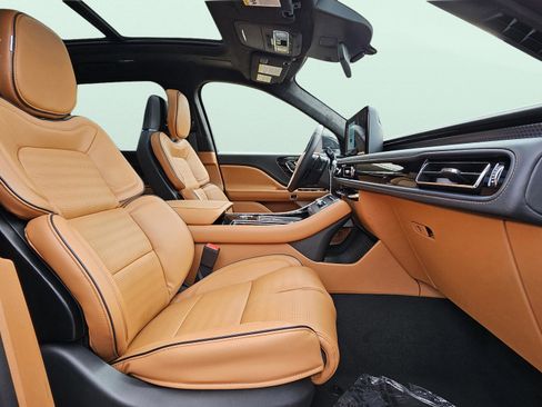 New 2026 Lincoln Aviator Black Label w/ Dynamic Handling Package image 13