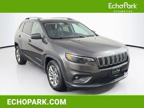 Used 2019 Jeep Cherokee Latitude Plus FWD image 1