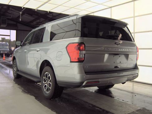 Used 2024 Ford Expedition Max XLT AWD/4WD image 3