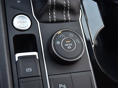 Certified 2023 Volkswagen Atlas SE image 17