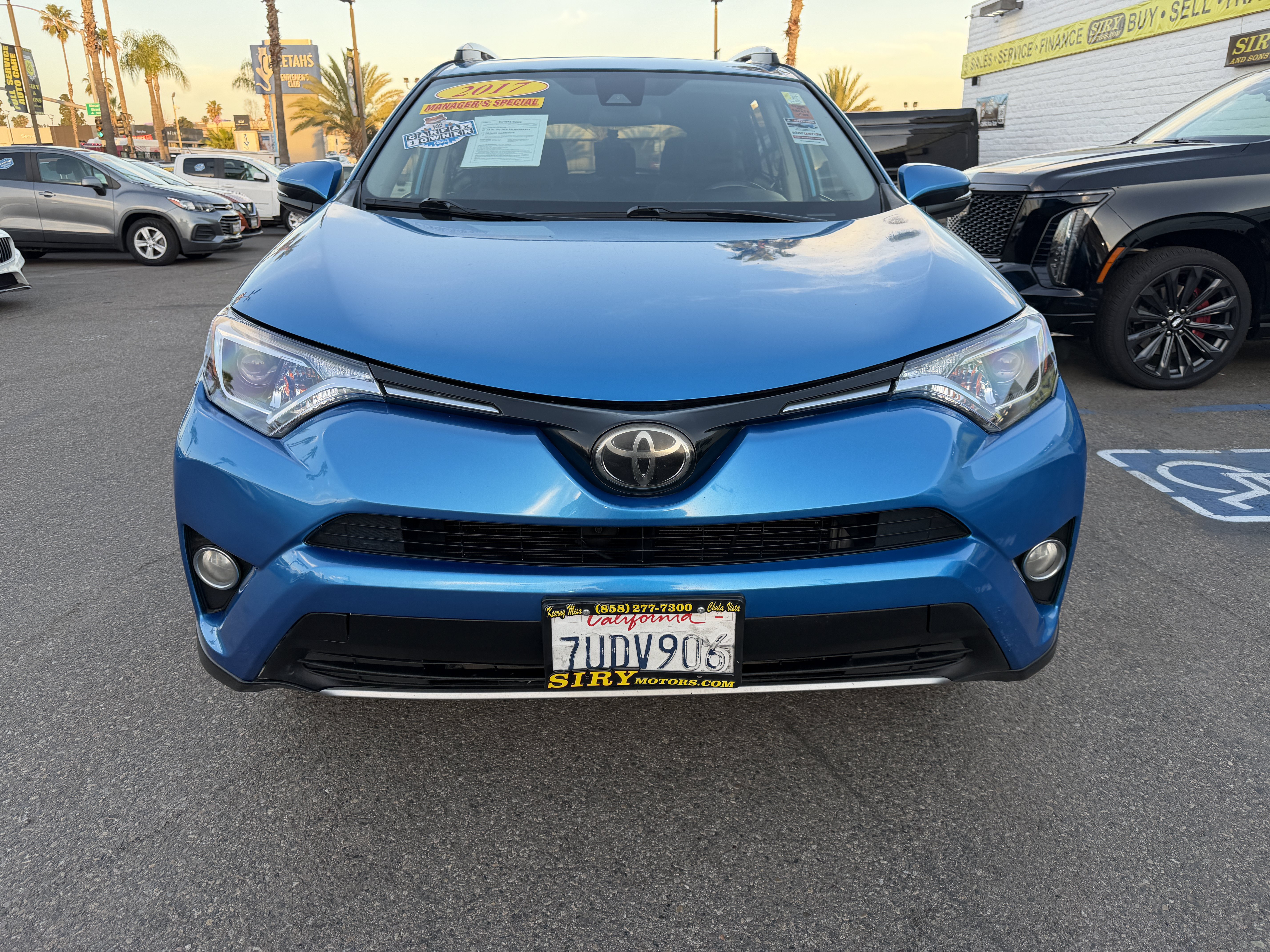 Used 2017 Toyota RAV4 XLE w/ Preferred Accessory Package FWD image 10