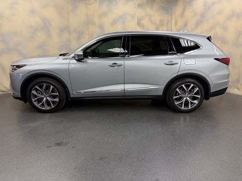 Used 2024 Acura MDX FWD w/ Technology Package image 3