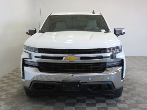 Used 2020 Chevrolet Silverado 1500 LT w/ Convenience Package AWD/4WD image 2