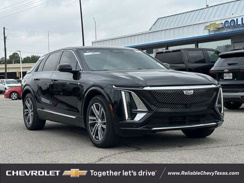 Used 2024 Cadillac Lyriq Luxury w/ LPO, Floor Liner Package RWD image 2
