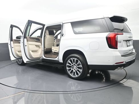 Used 2026 GMC Yukon XL Denali w/ Denali Reserve Package AWD/4WD image 88