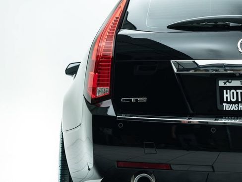 Used 2014 Cadillac CTS V RWD image 17
