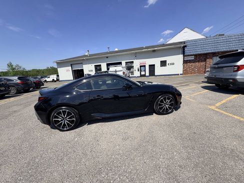 Used 2025 Toyota GR86 RWD image 12