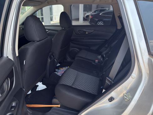 Used 2020 Nissan Rogue S FWD image 4
