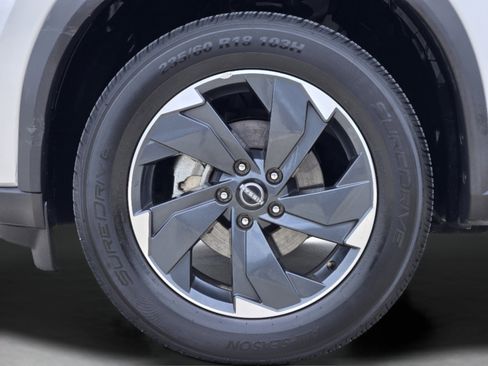 Used 2024 Nissan Rogue SV AWD/4WD image 31