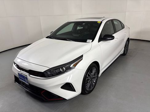 Used 2023 Kia Forte GT-Line w/ GT-Line Premium Package FWD image 4