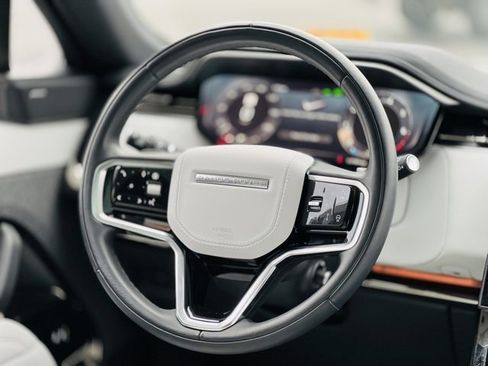 Used 2024 Land Rover Range Rover Sport SE image 11