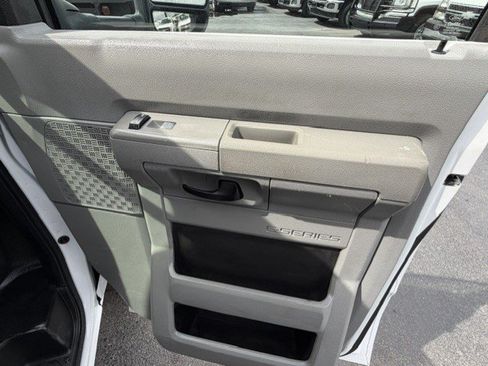 Used 2021 Ford E-450 and Econoline 450 Super Duty w/ Power Windows & Locks Group RWD image 19