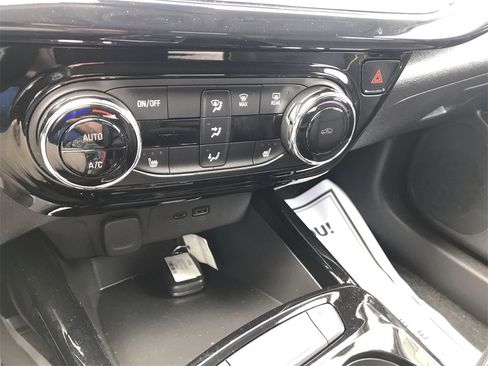 Used 2024 Chevrolet Trax ACTIV image 17