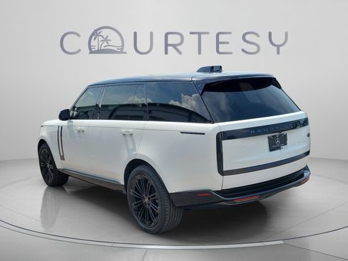 Used 2023 Land Rover Range Rover Long Wheelbase SE AWD/4WD image 2