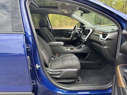 Certified 2023 GMC Acadia SLE w/ Driver Convenience Package image 33