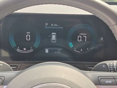 Used 2025 Hyundai Kona SEL FWD image 16