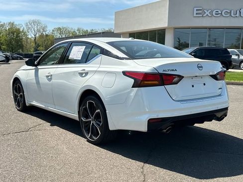 Certified 2023 Nissan Altima 2.5 SR w/ SR Premium Package AWD/4WD image 4