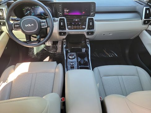 Used 2023 Kia Sorento SX Prestige w/ Panoramic Sunroof Package AWD/4WD image 19